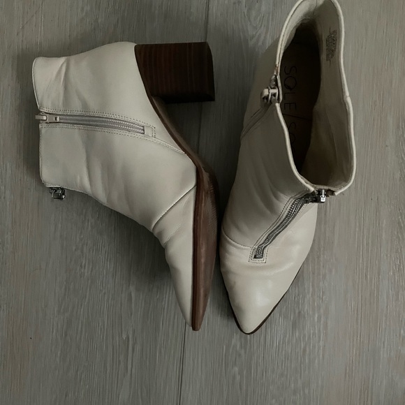 Cream Leather Zip Up Pointy Toe Booties - Picture 4 of 6